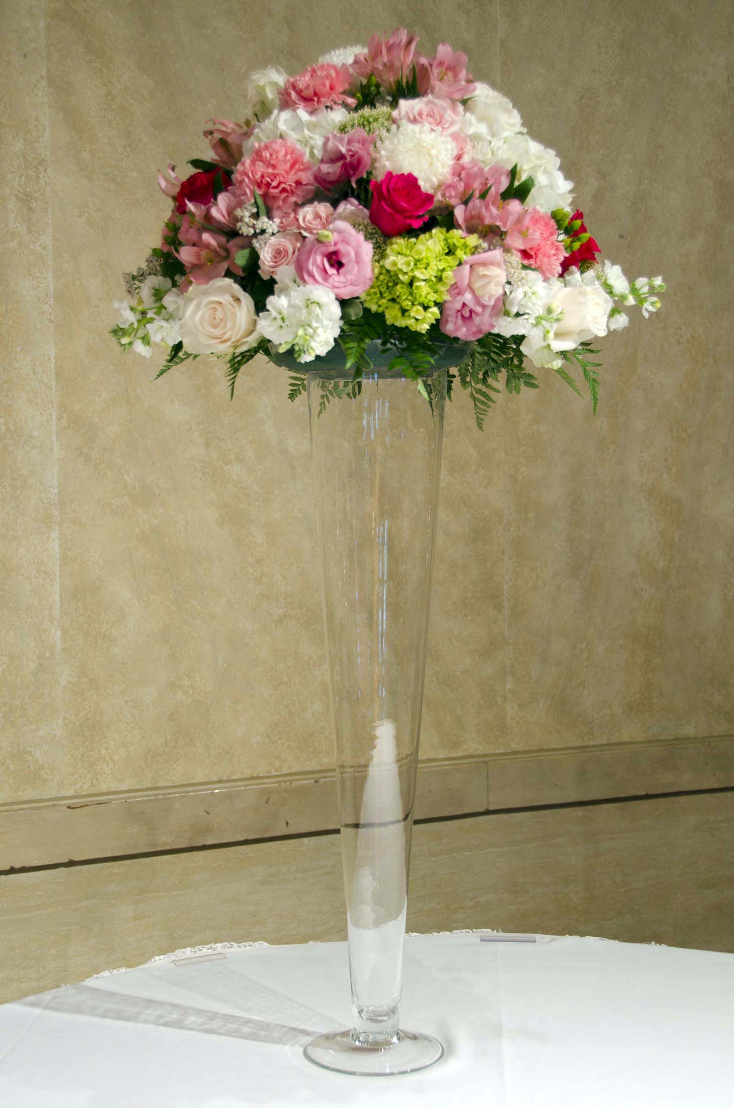 Pilsner Vase Centerpiece : Centerpieces